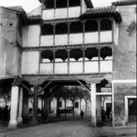 Fotografía "Tembleque. Arco de acceso a la Plaza Mayor"