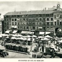 Fotografía "Zocodover en día de mercado"